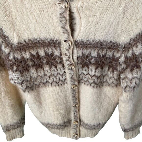 Vintage Icelandic Knitted in Great Britain 100% Pure Wool Cardigan in Size XL - Picture 6 of 12